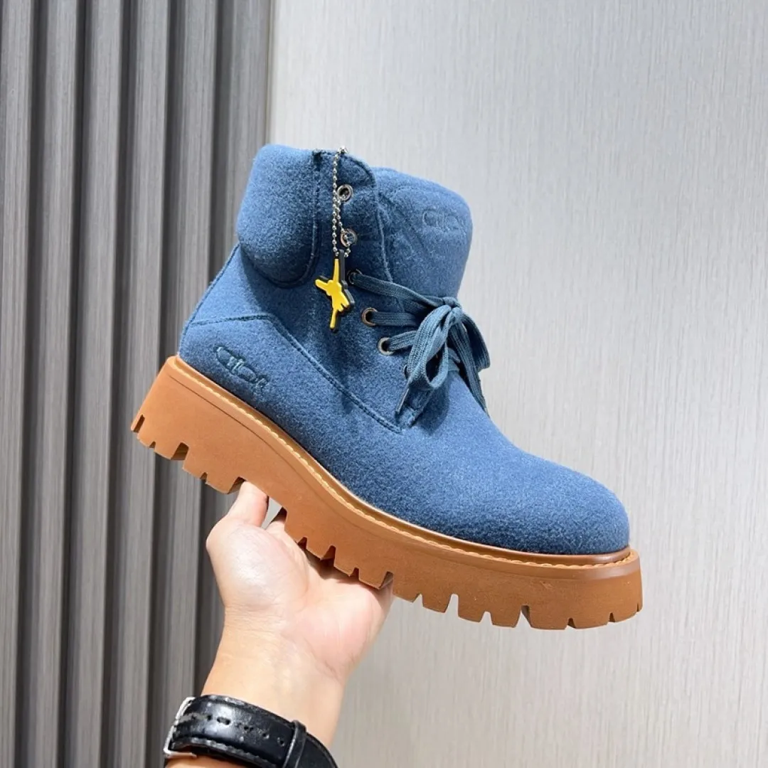 Factory P560💰[Dior] Dior ✨ is online simultaneously👏 This latest autumn and winter popular men's boots are new products in the series and continue Di*r's classic style. The upper is made of original fabric and matched with the original non-slip and wear-resistant rubber outsole. The rear shoe collar and heel are equipped with the brand's iconic details to enhance the style. Fashionable and versatile. Wear it with jeans or slacks for a casual look. Size: 38-44 (45 customized)